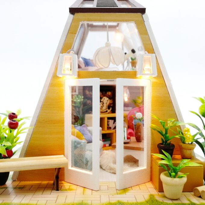 Hut Cottage Miniature